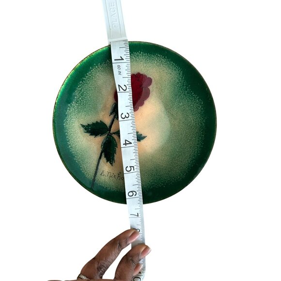 Decorative Ceramic 6 inch Saucer Plate Green Red Rose Design Signed E. Nichols - Picture 4 of 7